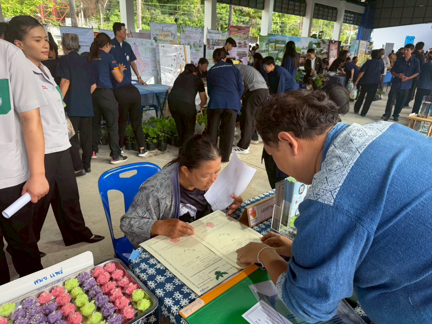 title - ส.ป.ก.แพร่ ร่วมจัดคลินิกเกษตรเคลื่อนที่ ให้บริการประชาชน เพื่อให้บริการ แบบครบวงจรและพัฒนาศักยภาพเกษตรกรในพื้นที่อำเภอร้องกวาง